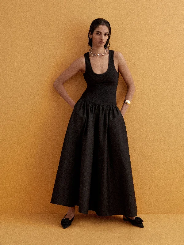 SELENA MAXI DRESS Trendy Fit-and-Flare Maxi Dress