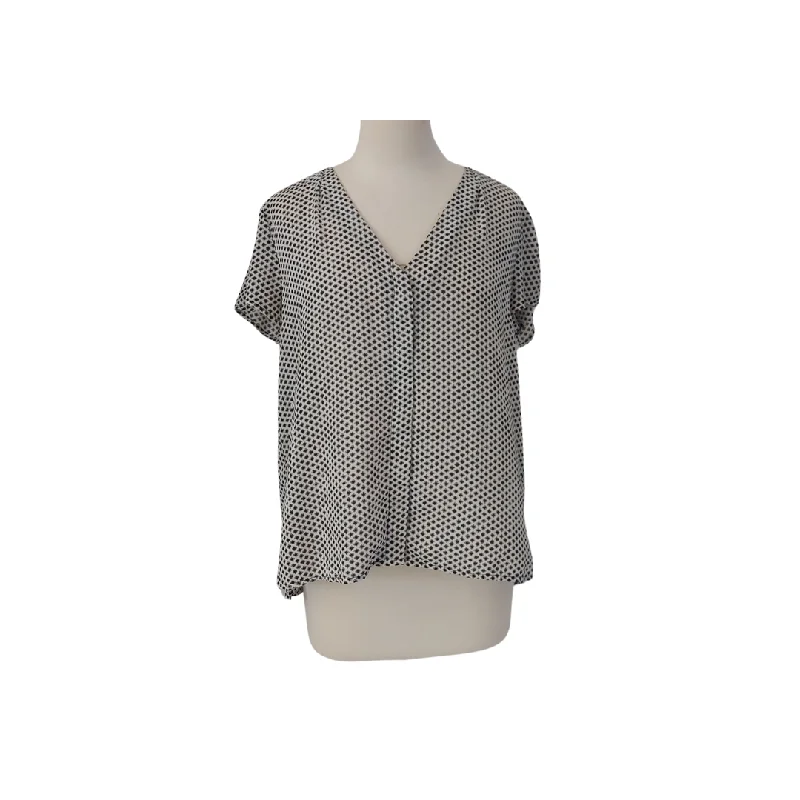 H&M Black & White V-Neck Cap Sleeve Shirt | Gently Used | Trendy Summer Short Sleeve