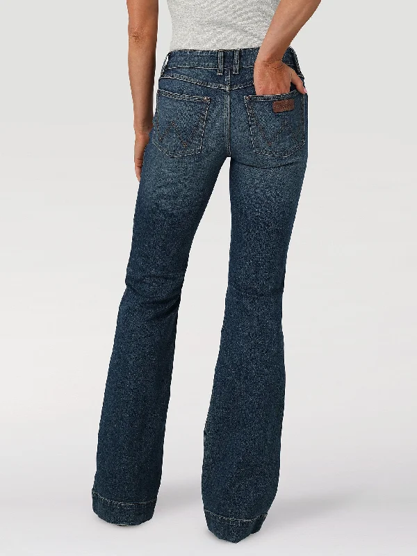 Women's Wrangler Retro Mae Wide Leg Trouser Jean In Janet Trousers chic fashionable