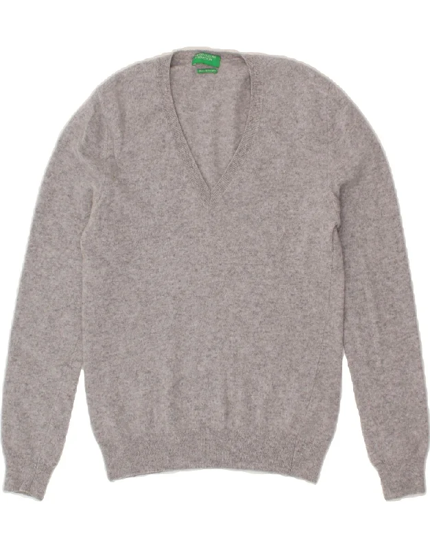 BENETTON Womens V-Neck Jumper Sweater UK 12 Medium Grey New Wool Long Sweater Short Sweater Cropped Sweater BENETTON Womens V-Neck Jumper Sweater UK 12 Medium Grey New Wool Long Sweater Short Sweater Cropped Sweater